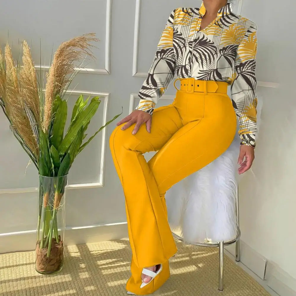 Flare broek met bijpassende blouse met bloemenprint