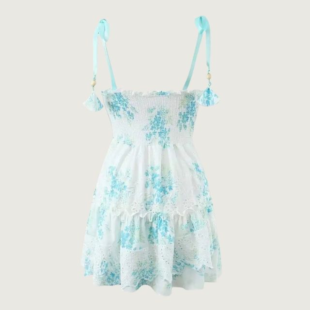 Gespreide jurk met kant en bloemenaccenten