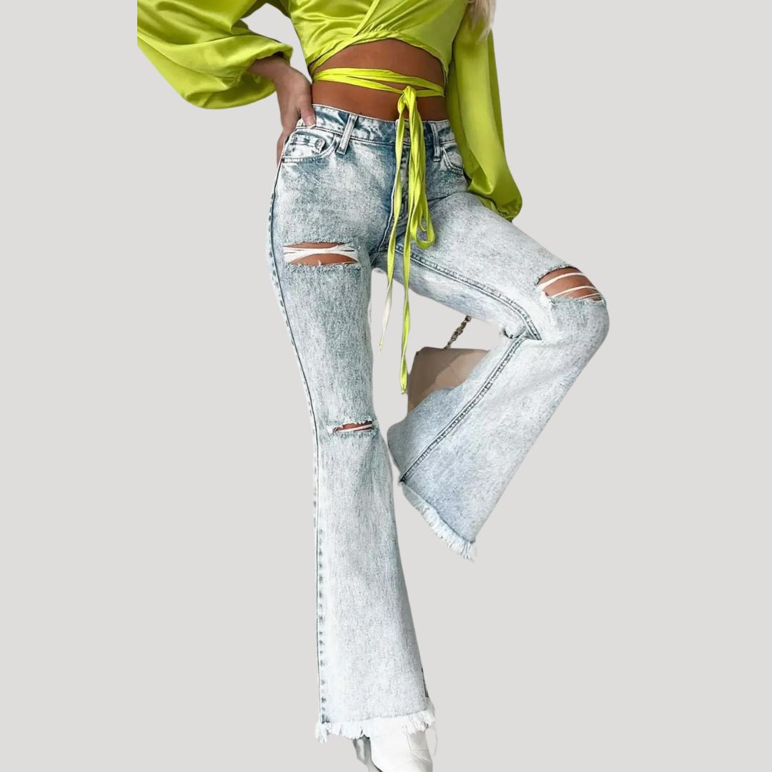 Uitlopende jeans met scheuren