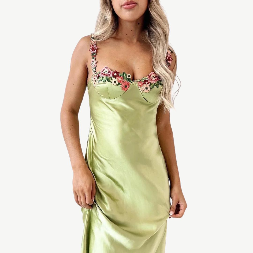 Elegante satijnen maxi-jurk met filigraan bloemenversiering