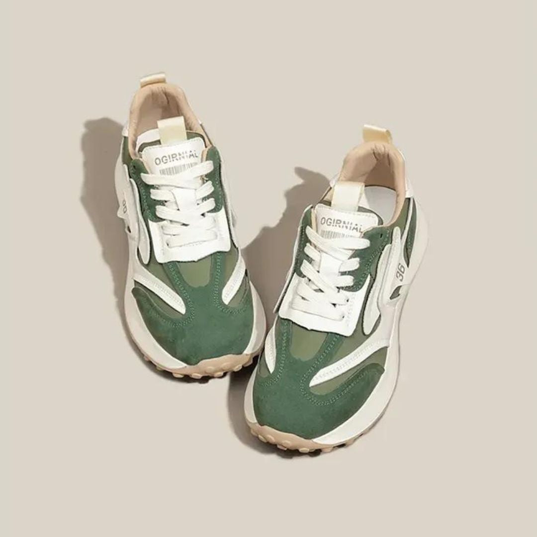 Modieuze grove sportschoenen met contrasterende texturen