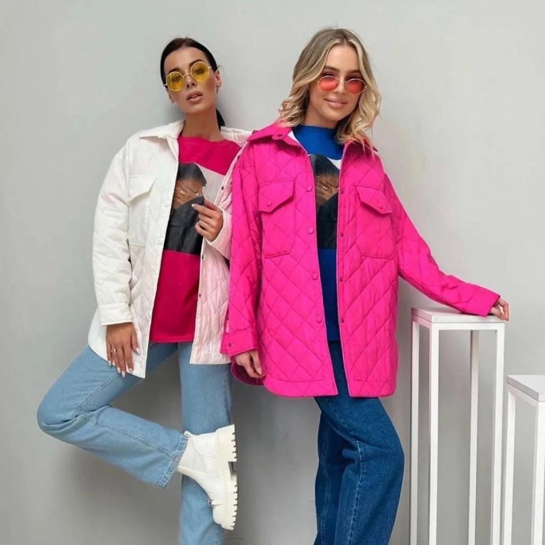 Klassiek gewatteerd jack met drukknopen