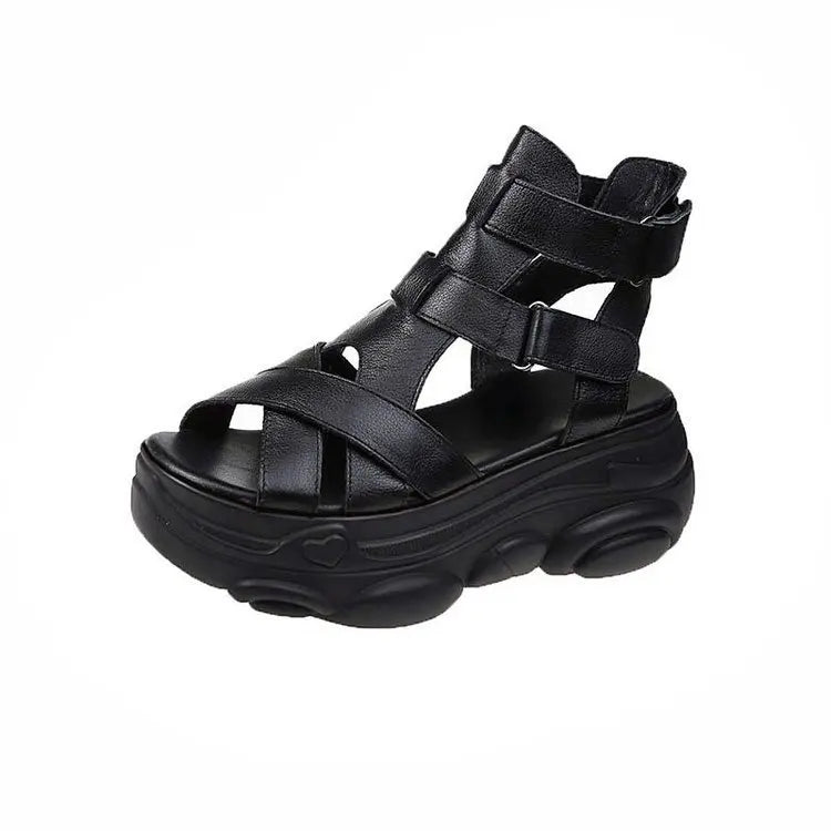 Modieuze sandalen met kruisjes