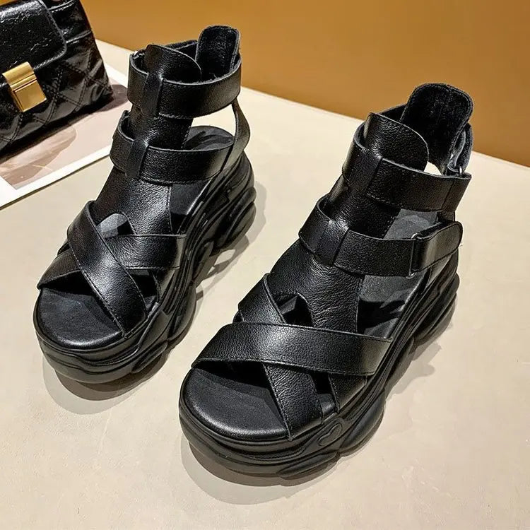 Modieuze sandalen met kruisjes