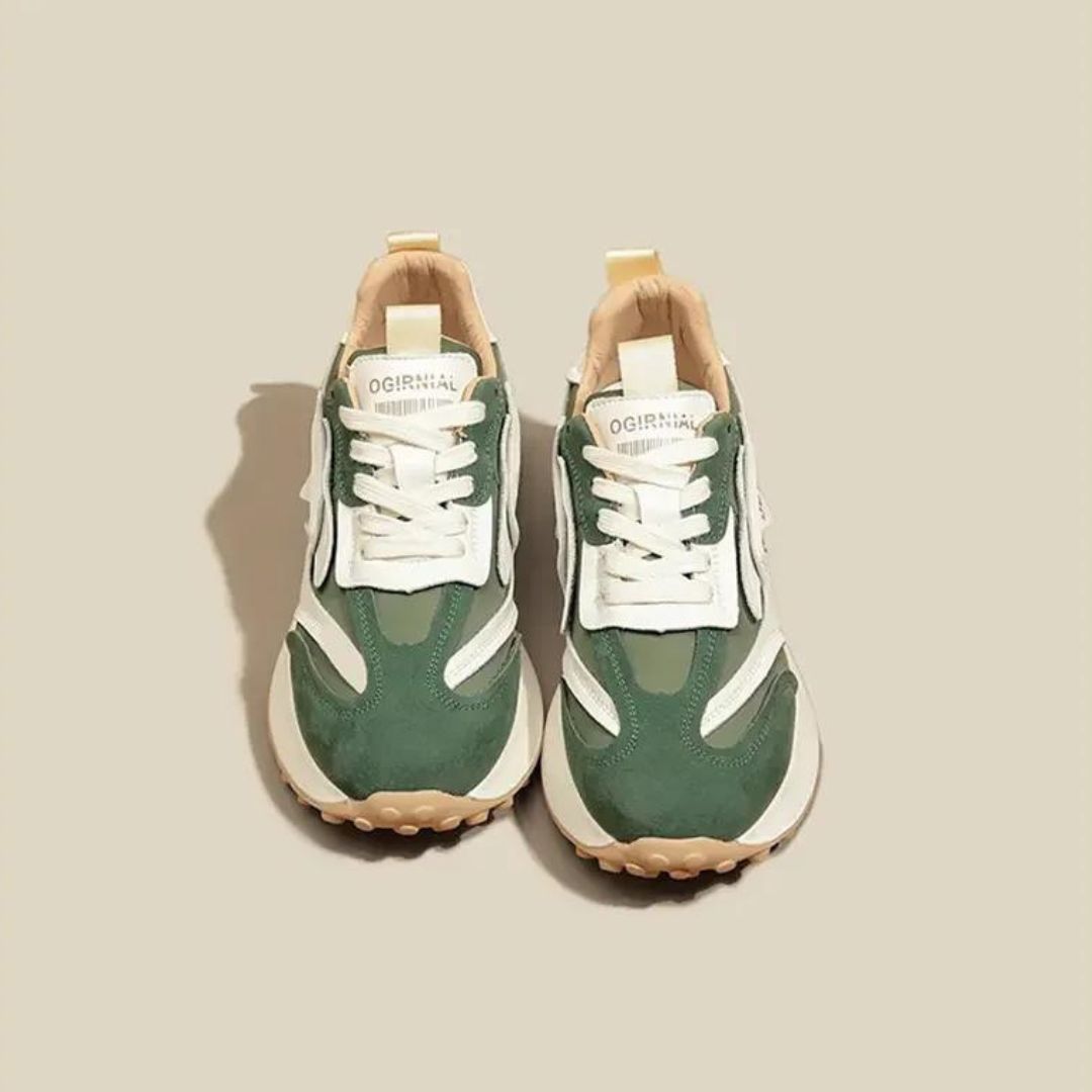 Modieuze grove sportschoenen met contrasterende texturen