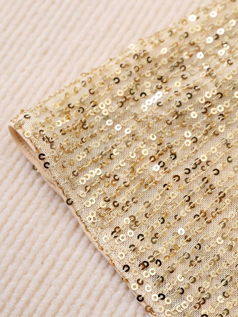 Goudkleurige paillettenjurk met opstaande kraag