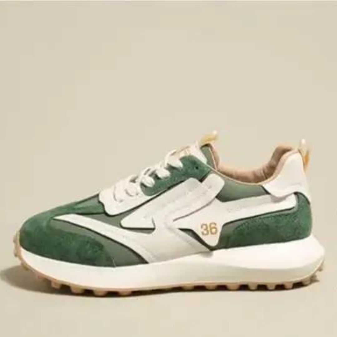 Modieuze grove sportschoenen met contrasterende texturen