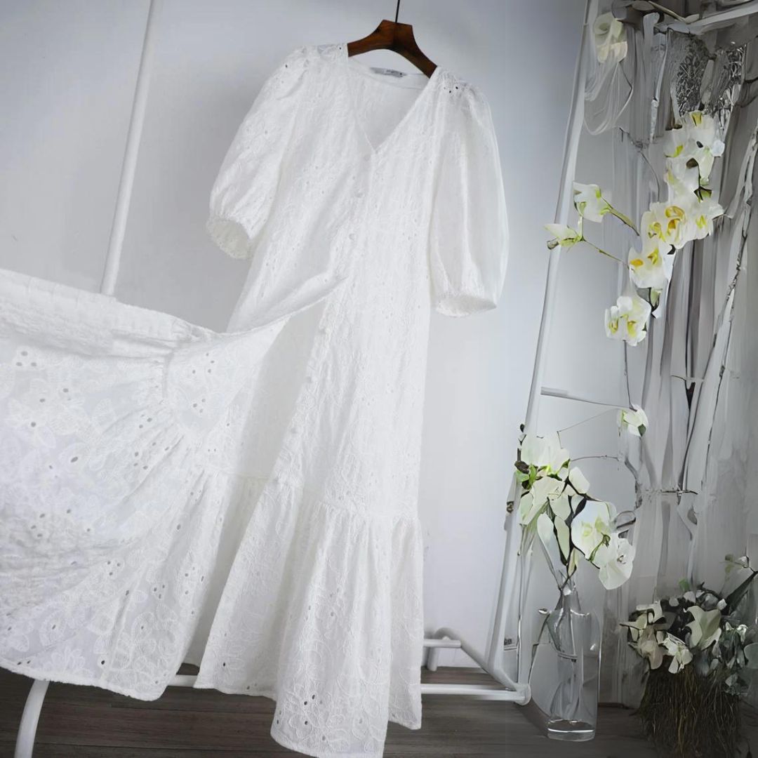 Midi-jurk met eyeletborduursel en pofmouwen