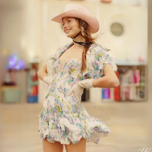 Off-the-shoulder playsuit met kanten rand en bloemenpatroon