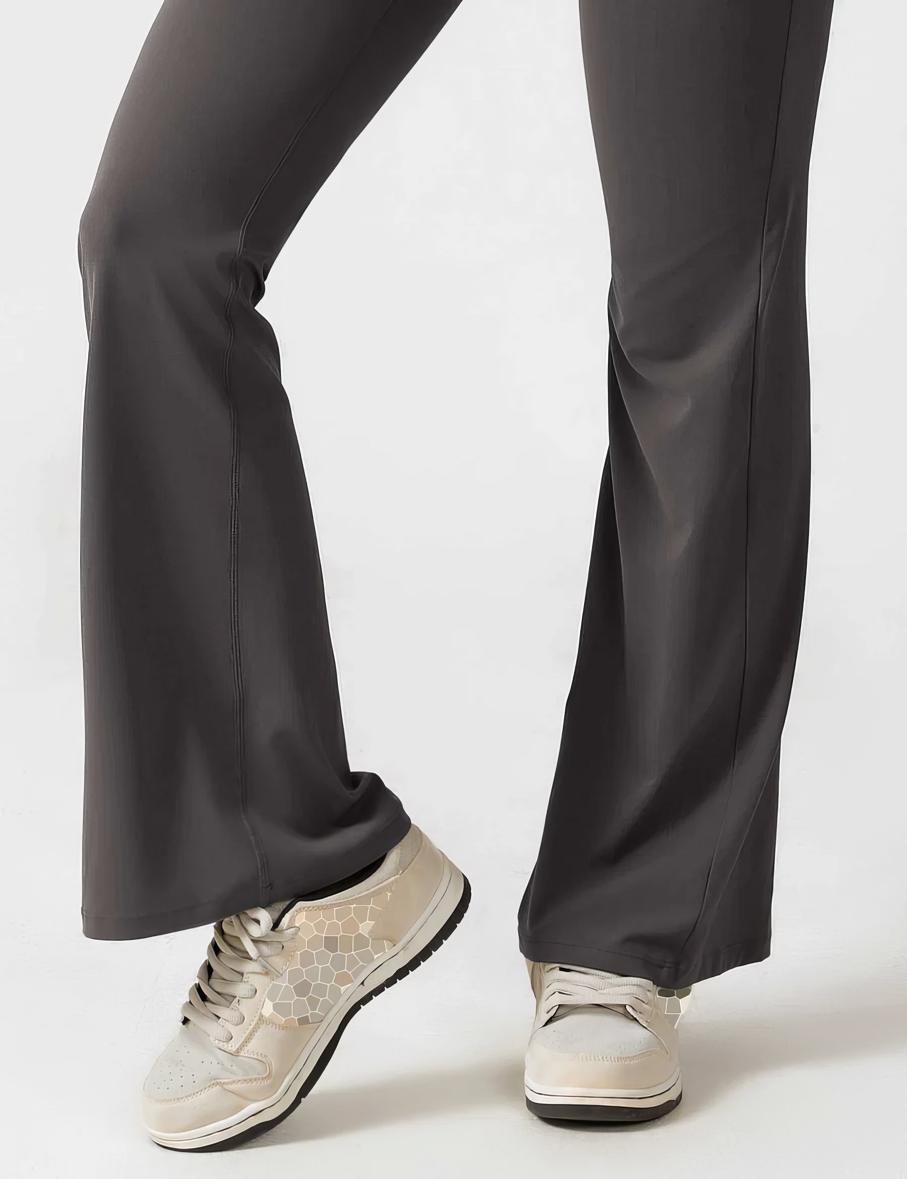 Jumpsuit met klokkende broek