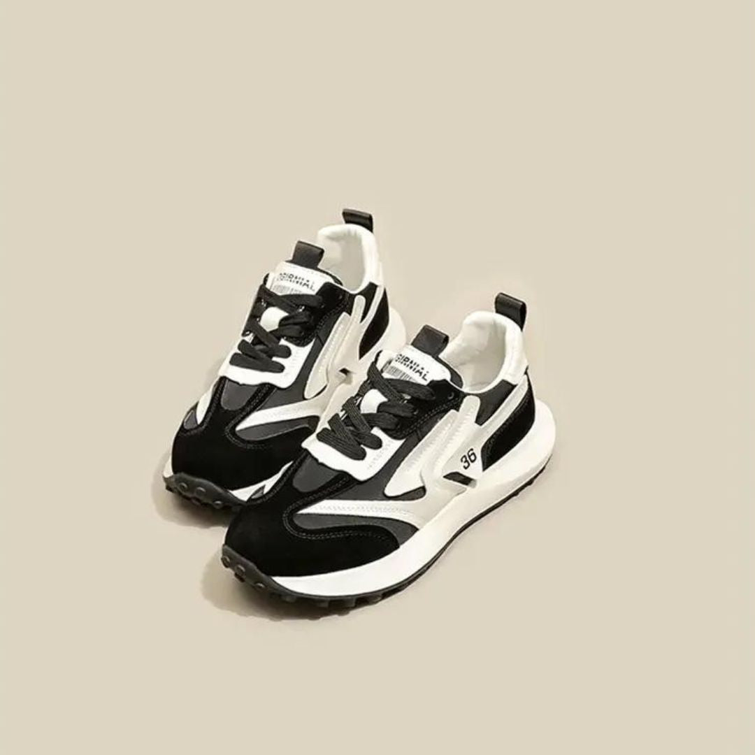 Modieuze grove sportschoenen met contrasterende texturen