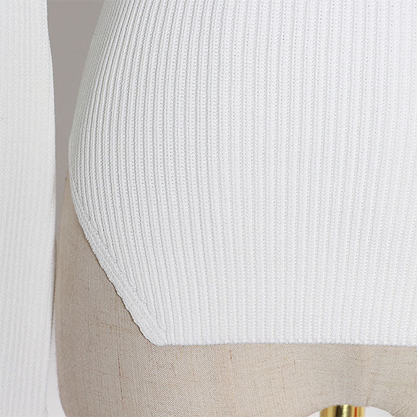 Gebreide trui met vierkante halslijn