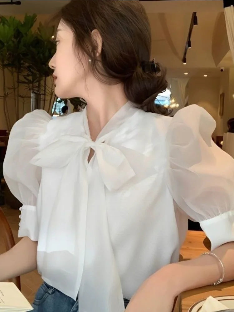 Schattige bandage blouse met pofmouwtjes