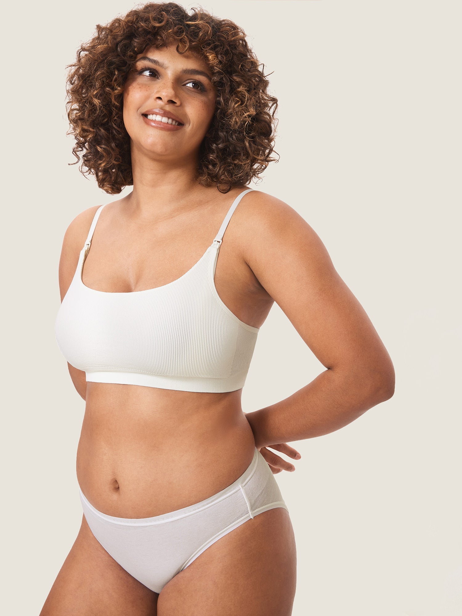Voedingsbeha zonder beugel in ribstof – zachte voedingsbralette met uitneembare pads