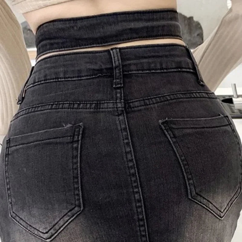 Moderne denim rok met uitgesneden tailleband