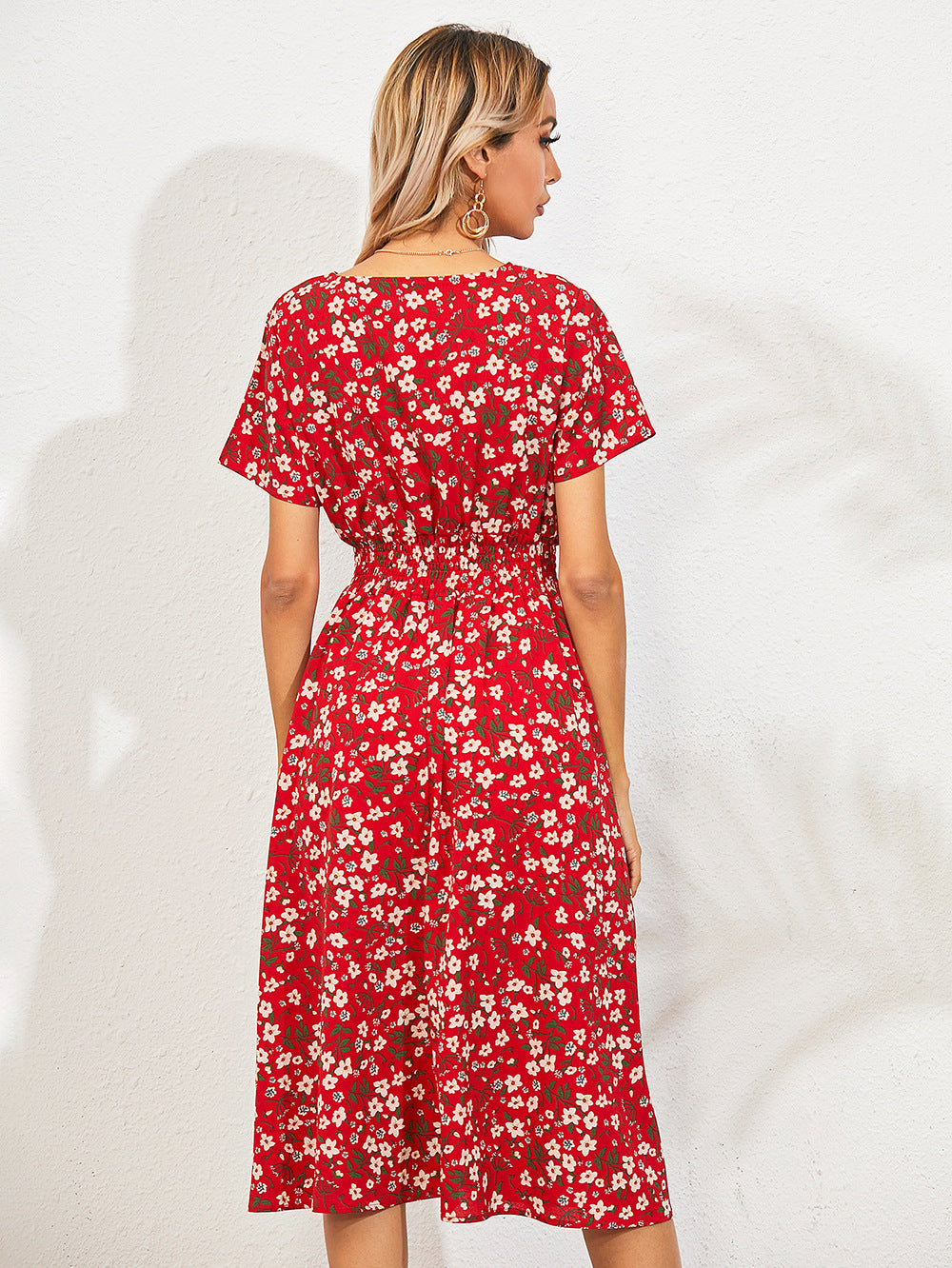 Elegante zomerjurk met bloemenprint