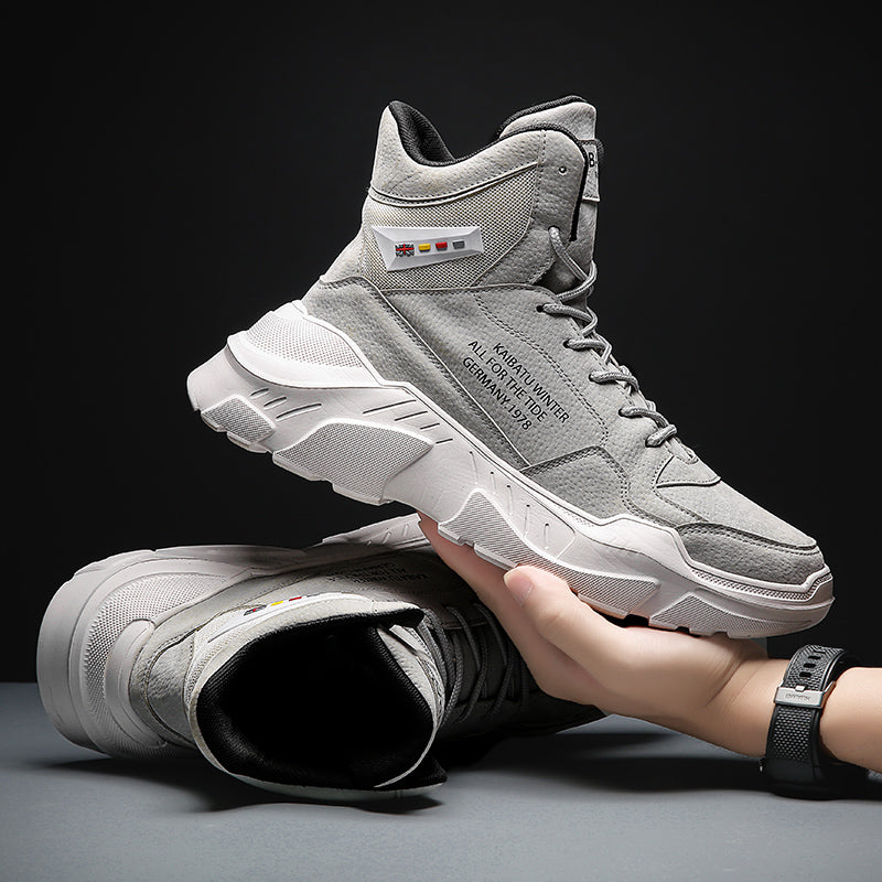 High-top sneaker met contrasterende zool