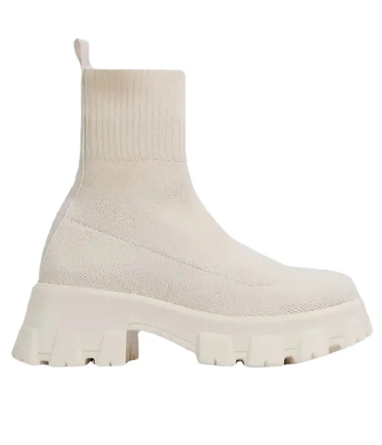 Gebreide enkellaarsjes met trendy zool