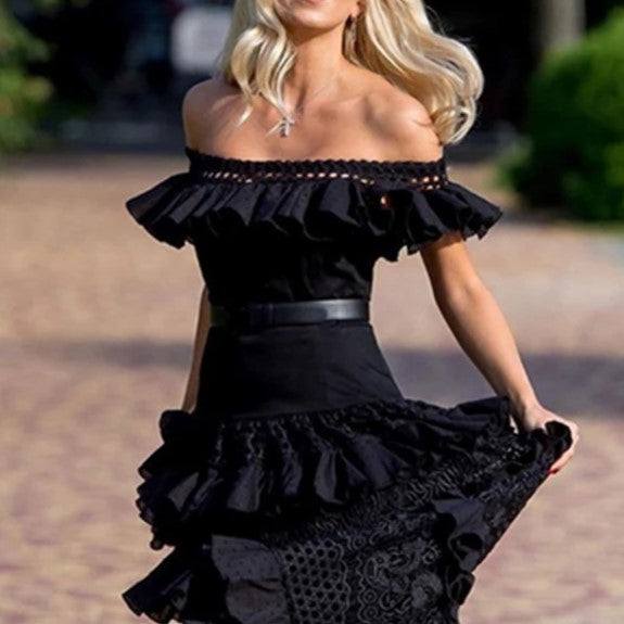 Off-the-shoulder maxi-jurk met ruches en kanten details