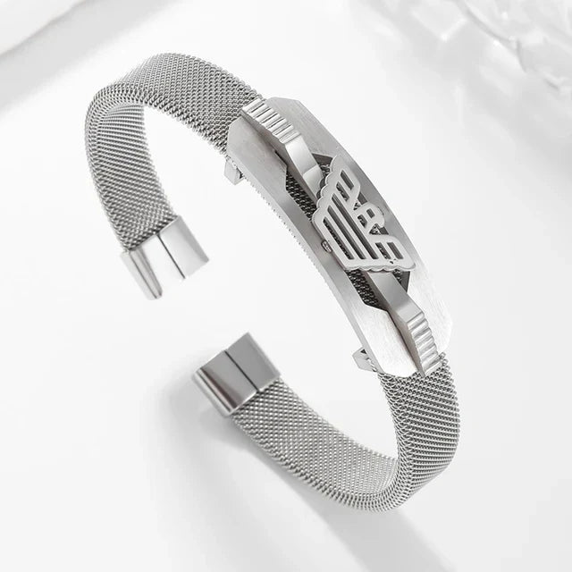 Tweekleurige mesh armband met geometrische plaat