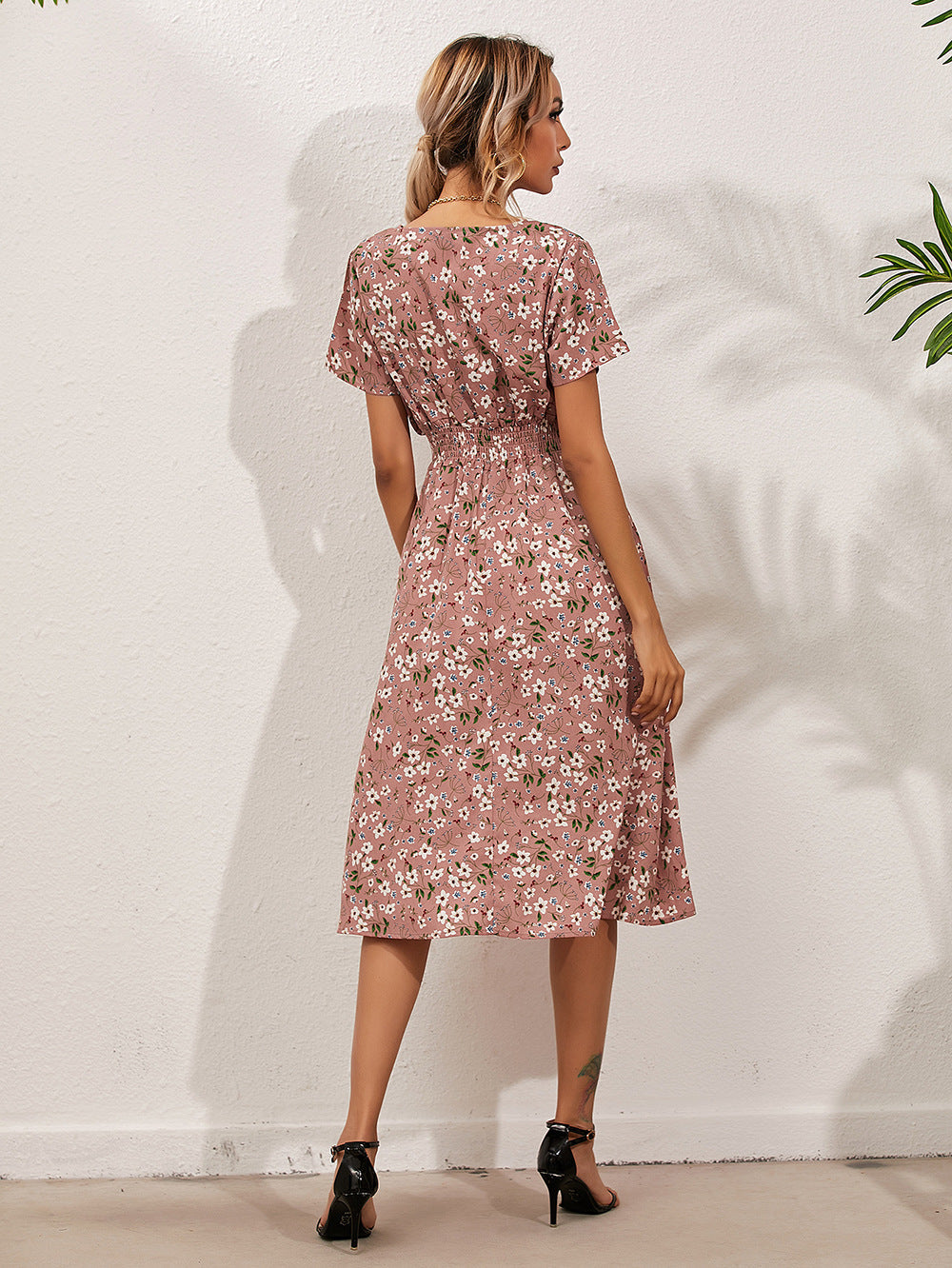Elegante zomerjurk met bloemenprint