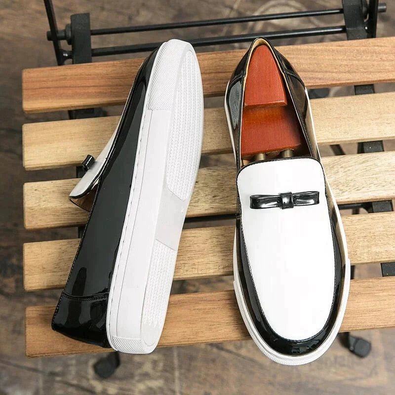 Modieuze loafers in tweekleurendesign met gesp