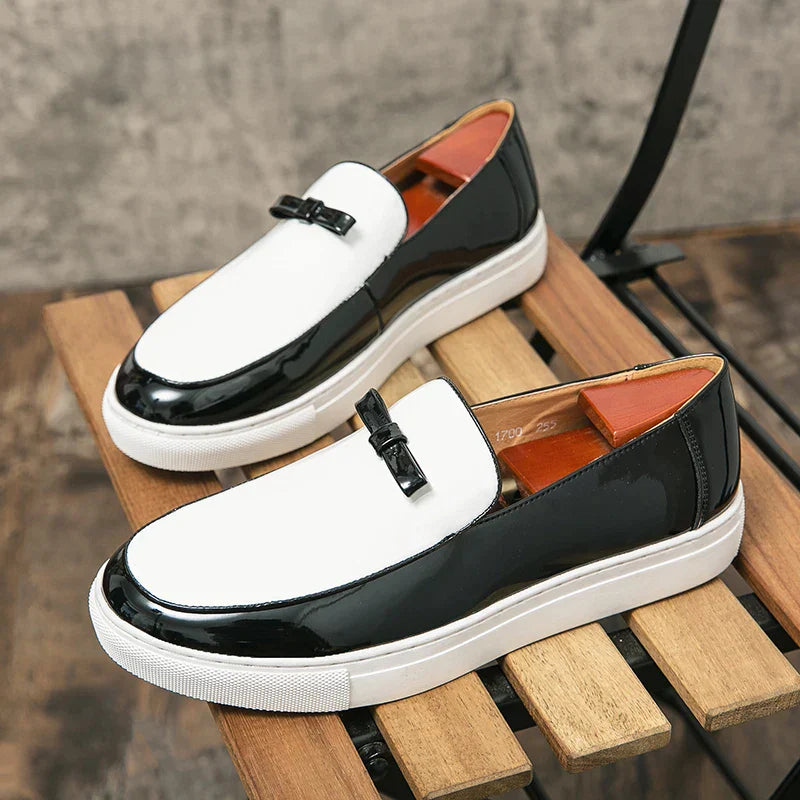Modieuze loafers in tweekleurendesign met gesp