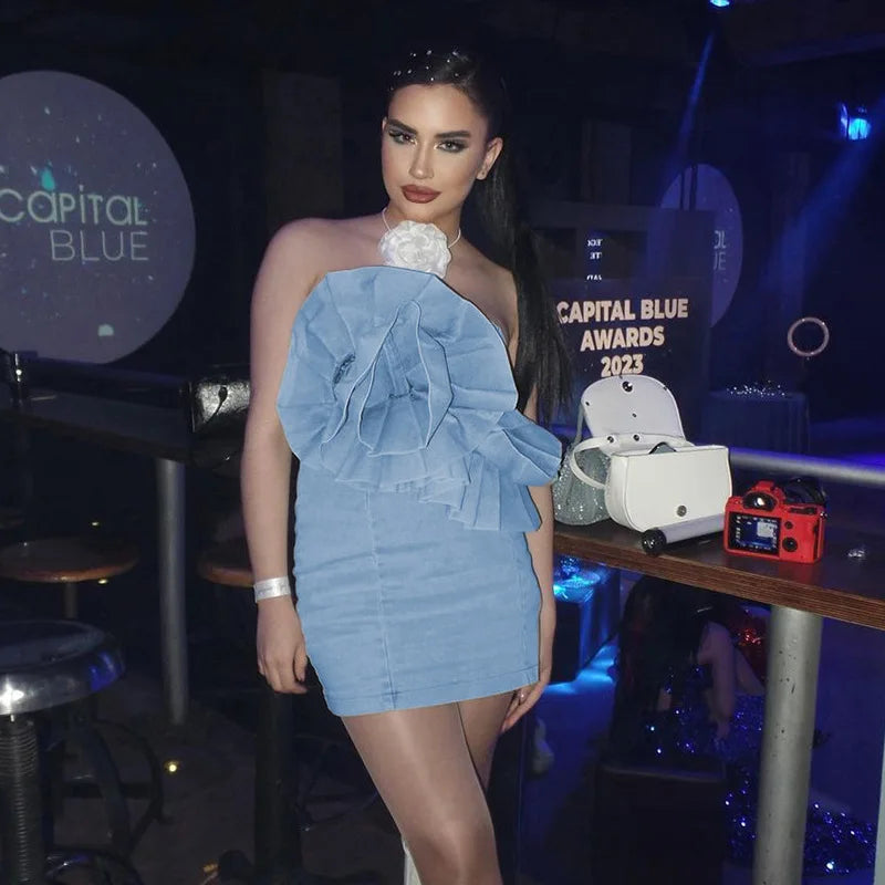 Off-the-shoulder denim mini jurk met oversized ruches