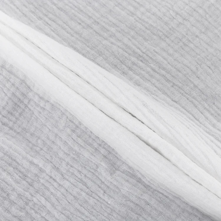 Losjes vallende set met gestructureerde blouse en korte broek