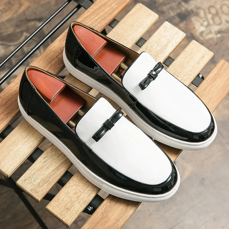 Modieuze loafers in tweekleurendesign met gesp