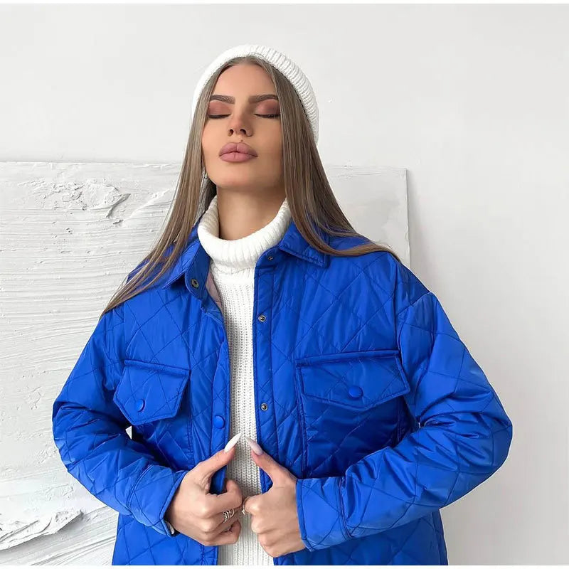 Klassiek gewatteerd jack met drukknopen