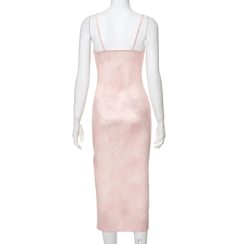 Geborduurde fluwelen jurk met bloemen en split in de zoom