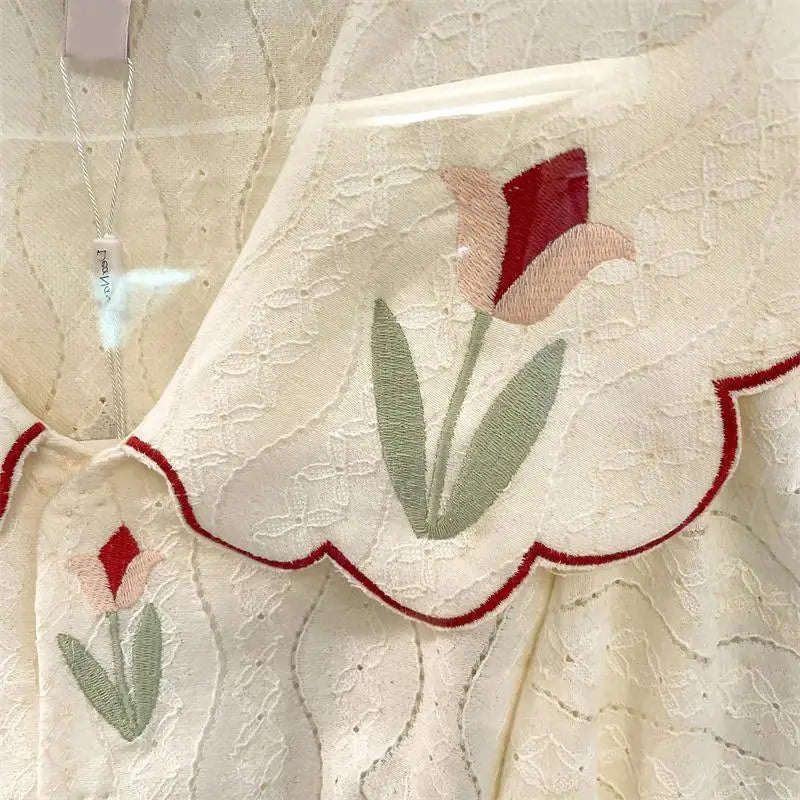 Retro blouse met Peter Pan kraag en bloemenpatroon