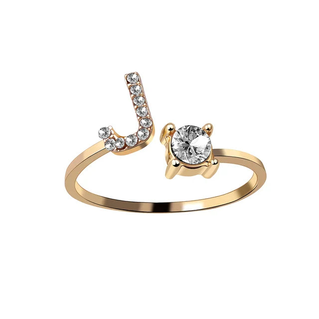 Gepersonaliseerde initiaalring met solitaire diamant