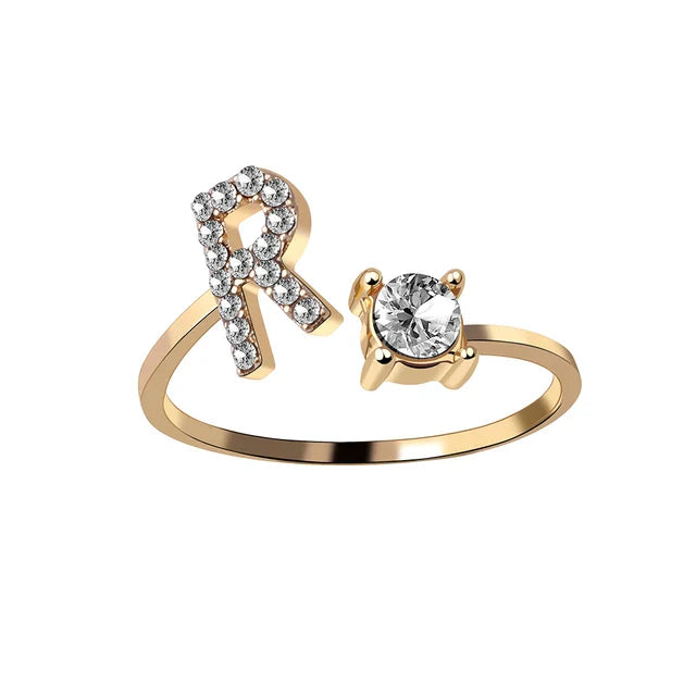 Gepersonaliseerde initiaalring met solitaire diamant