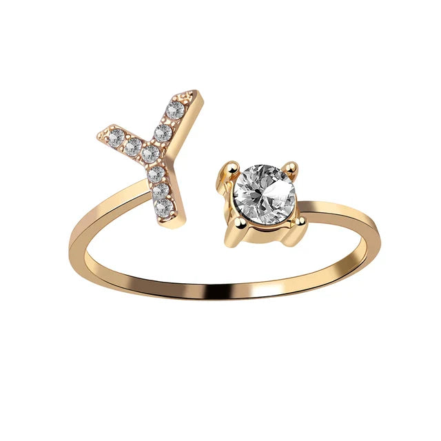 Gepersonaliseerde initiaalring met solitaire diamant