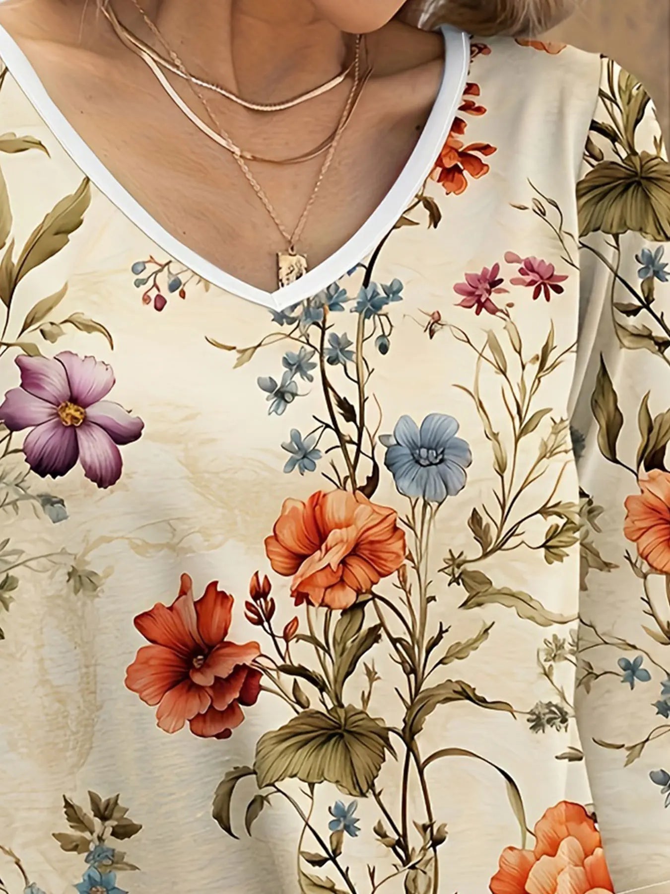 Top met halve mouwen, V-hals en bloemenpatroon