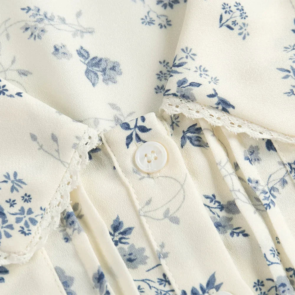 Vintage blouse met bloemenpatroon en kanten zoom