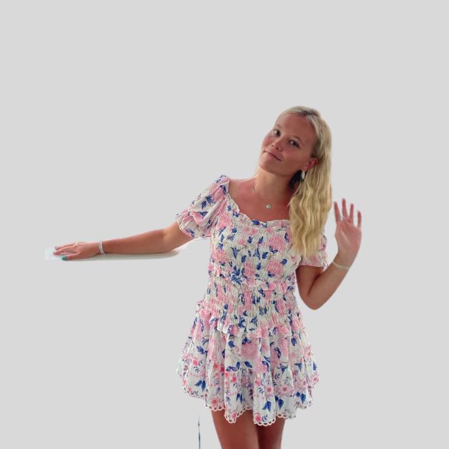 Gebloemde jurk met pofmouwen