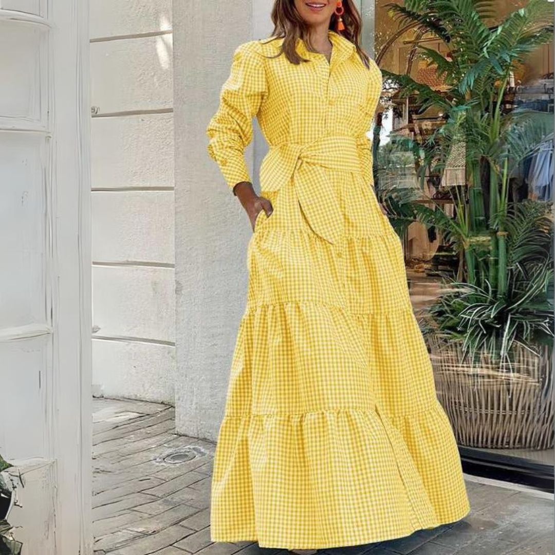 Geruite overhemdjurk met gestreepte rok en riem