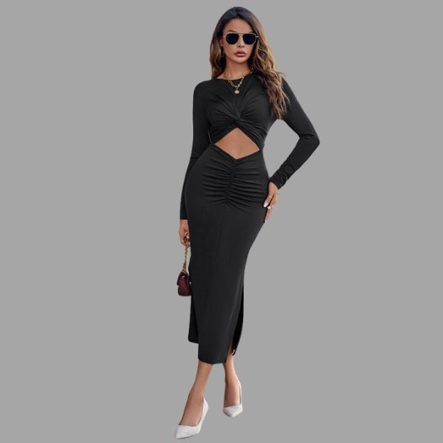 Moderne midi-jurk met uitsnijdingen en rimpels