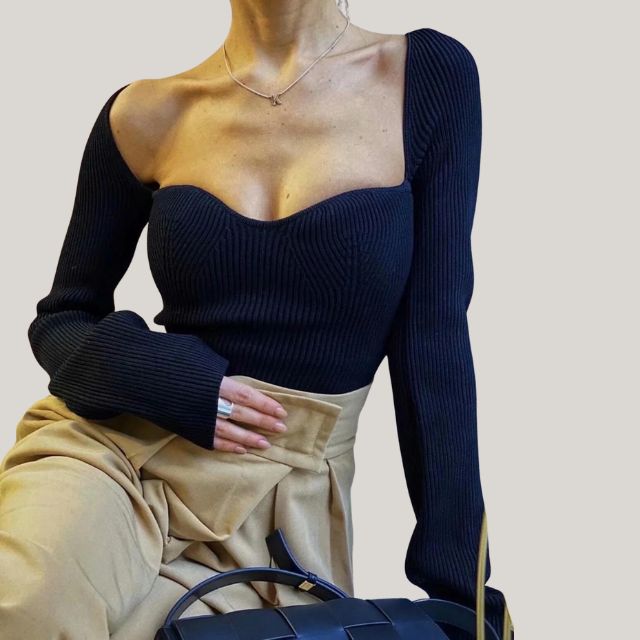 Gebreide trui met vierkante halslijn