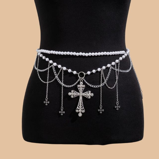 Gotische imitatie parelketting met kruis hangers