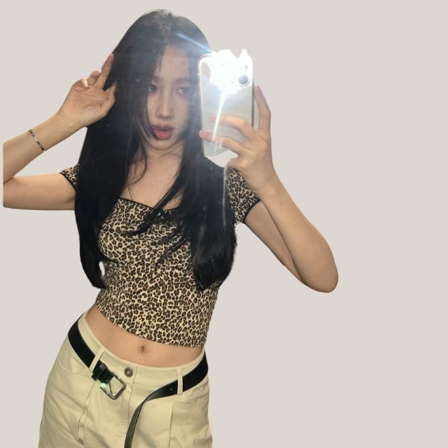 Gewas top met luipaardprint en vintage flair