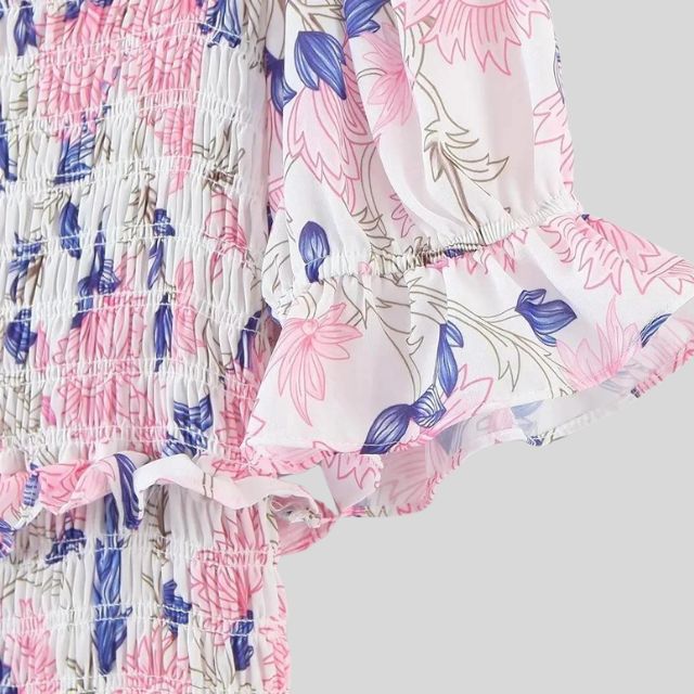 Gebloemde jurk met pofmouwen