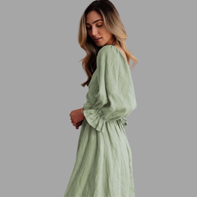 Midi-jurk met gesmokte bovenkant en ballonmouwen