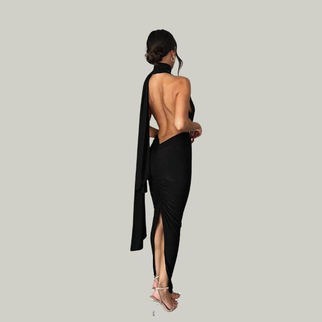 Mouwloze jurk met diep uitgesneden halslijn