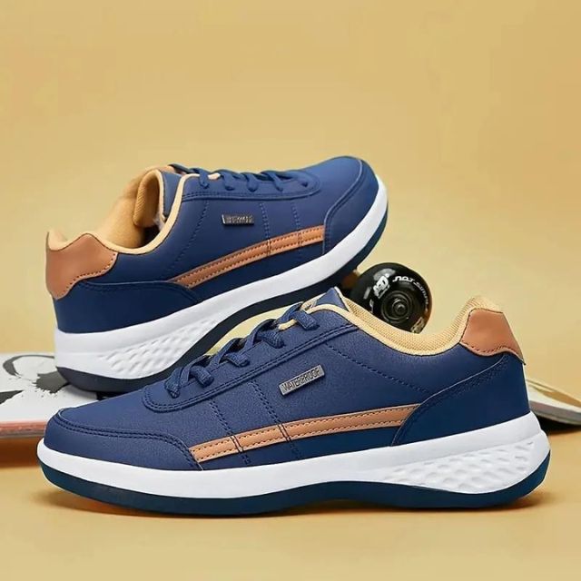 Lage sneakers met zijstrepen