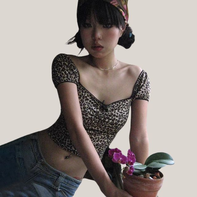 Gewas top met luipaardprint en vintage flair