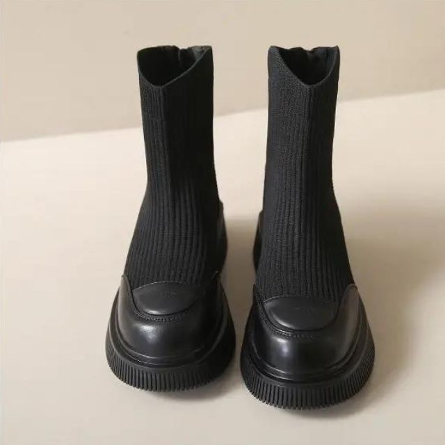 Geribbelde gebreide plateau enkellaarsjes met ritsdetail